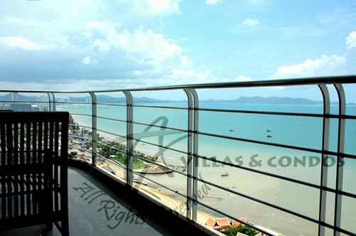 Ultimate Seaside Living: a 5 Star experience @ LA ROYALE Condominium Jomtien